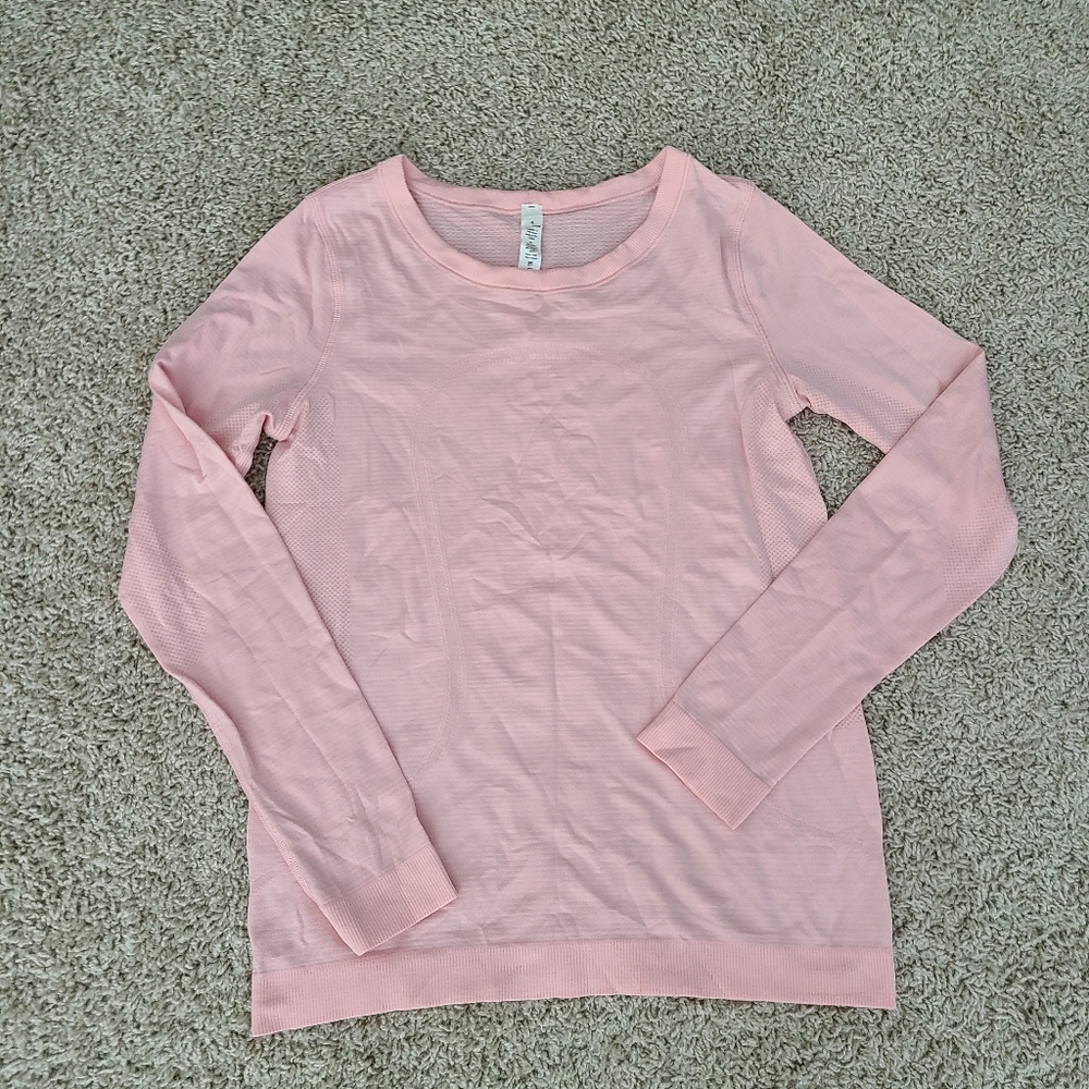 Lululemon top size 4